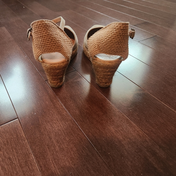 Espadrilles - Picture 3 of 3